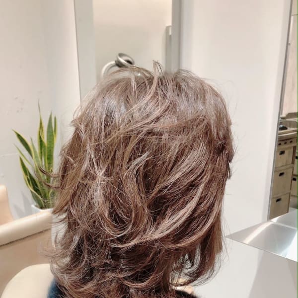 オススメ順 50代 レイヤー ミディアムの髪型 ヘアスタイル 楽天ビューティ