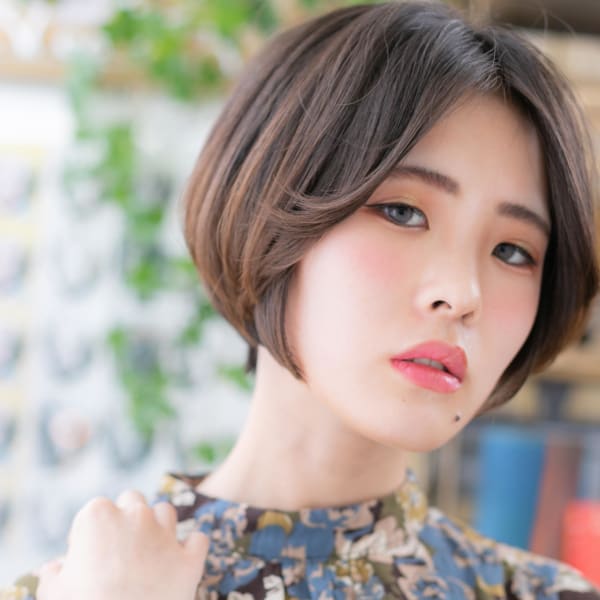 王道！センターパートひし形ショート大人ボブ　ナチュラルボブ