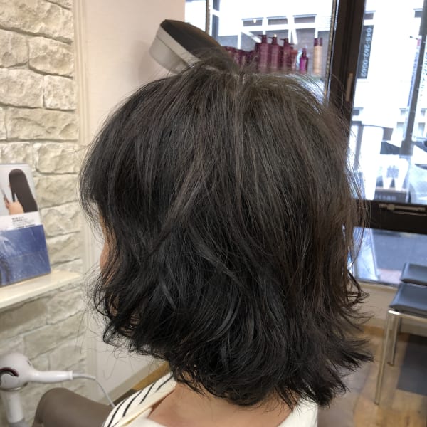 オススメ順 50代 レイヤー 黒髪 ミディアムの髪型 ヘアスタイル 楽天ビューティ