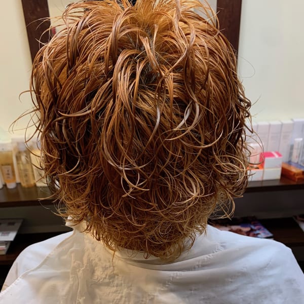 パーマ「数回ブリーチしてる髪にパーマしました」