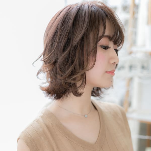 おしゃかわ♪斜めバングフェミニンボブ小顔ウルフ 伸ばしかけ