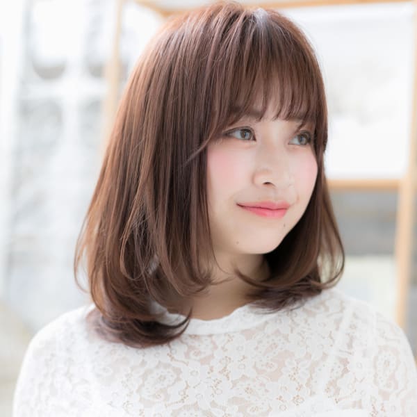 センターパートで小顔♪ワンカールストレート 毛先パーマ