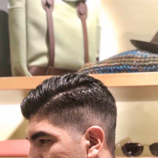 トップ長め サイドは短くしたトレンドスタイル W L T Cut Club ダブリューエルティー カット クラブ のヘアスタイル 美容院 美容室を予約するなら楽天ビューティ