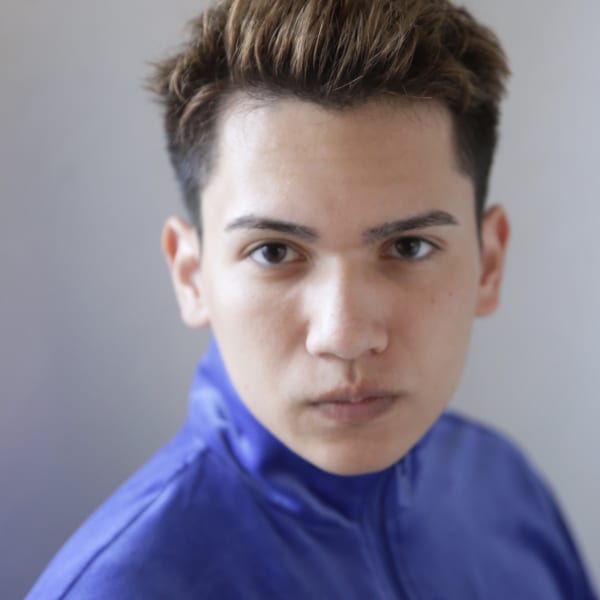 blond very short style