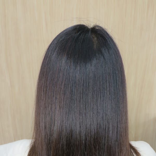 根元にアロマハーブカラーと美髪チャージアクア