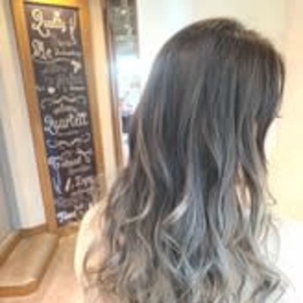 【Quartett】ハイクオリティバレイヤージュグラデーショ