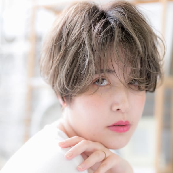 ラフウェーブなハンサムくせ毛風ショート グラデーションカラー