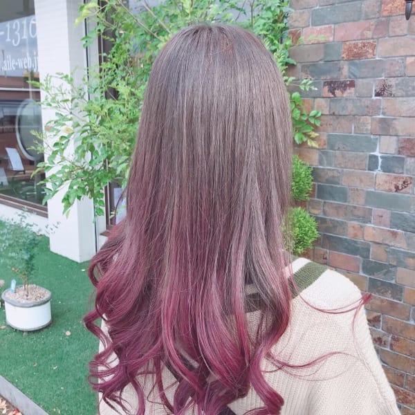 オススメ順 カラー グラデーション レッド ピンク ロングの髪型 ヘアスタイル 楽天ビューティ