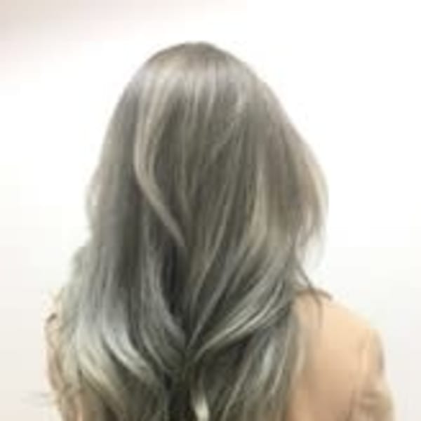 イルミナカラーハイトーングレーベージュ[Sourire出川千