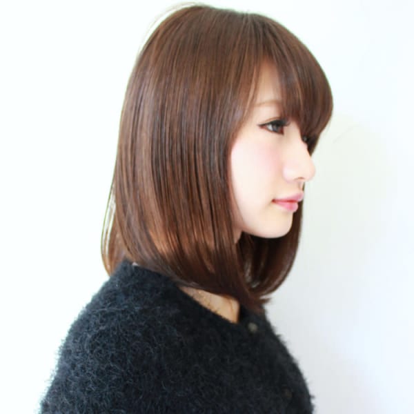 ワンレングスの大人可愛い艶ボブ