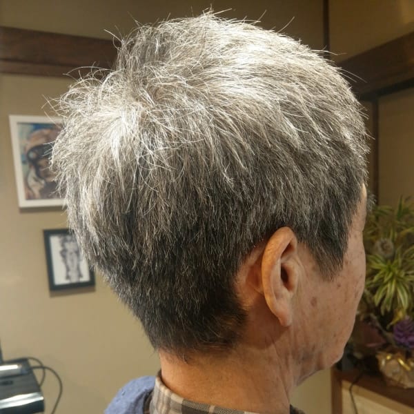 刈上げ過ぎないナチュラルなメンズカット