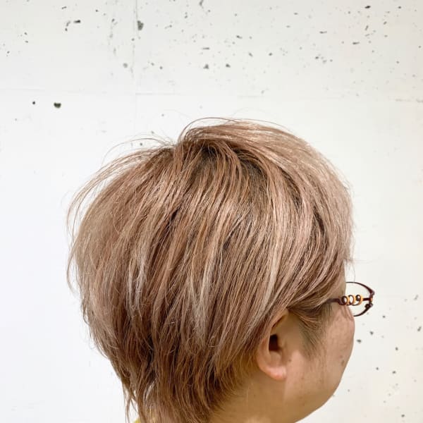 ハイトーン×くびれショート