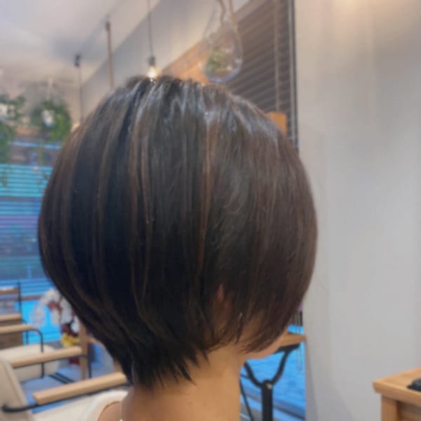 くびれショートボブモノトーンアッシュ☆|GLASSI north センター北店