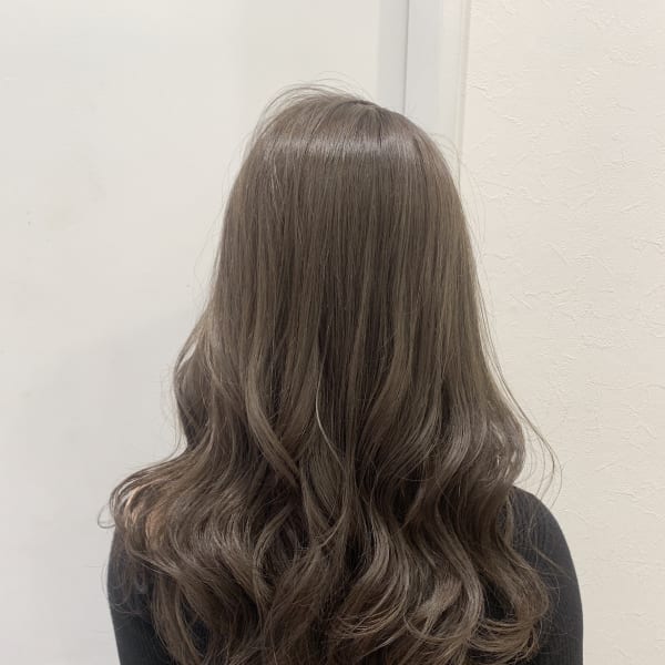 品のあるセピアグレージュ＊西村拓也