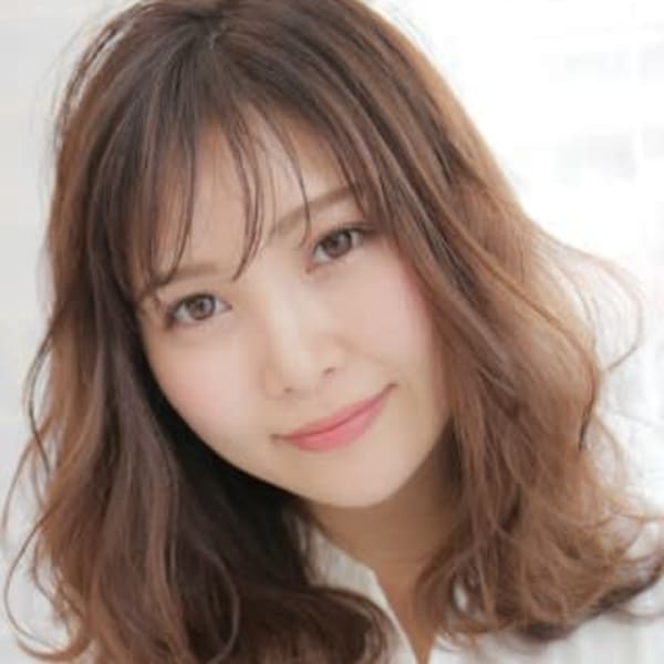 山本 咲 Vitamin ビタミン のスタッフ 美容院 美容室を予約するなら楽天ビューティ