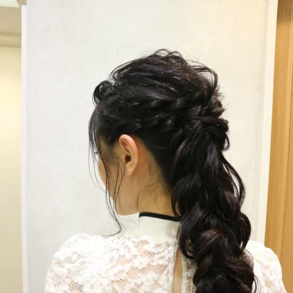 編みおろしアレンジ 力み過ぎないフランクなお呼ばれに