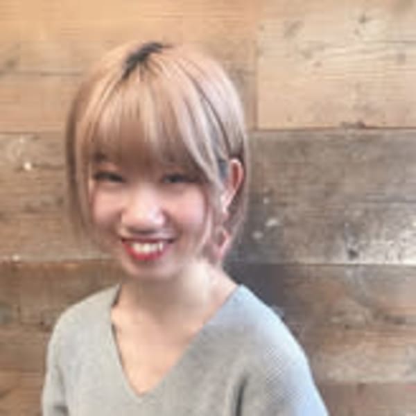 Alaine hair design【アレーンヘアデザイン】のスタッフ紹介。ASUKA