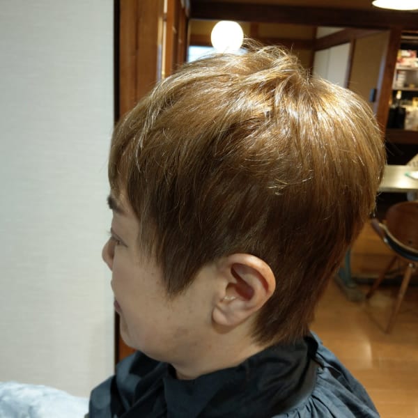 白髪染めをやめたい方への上品カラー