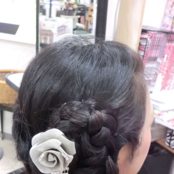 編み込みアップスタイル