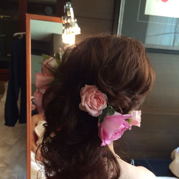 サイドダウンのパーティヘアーセット