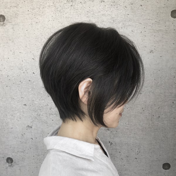 くびれ大人ショート