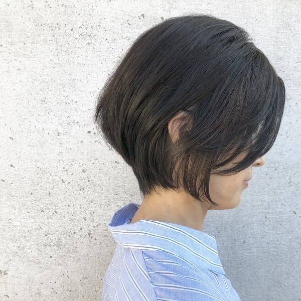 くびれ大人ショート