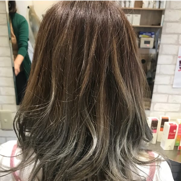 スモーキーベージュグラデーション|stella 東向日店