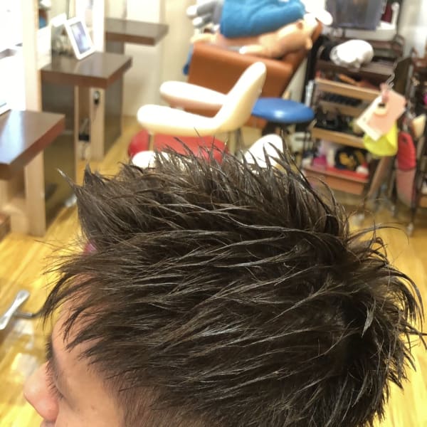 ツーブロックのショートスタイル
