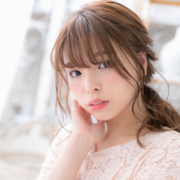 おくれ毛が大人かわいい♪小顔ヘアアレンジ　パーティー
