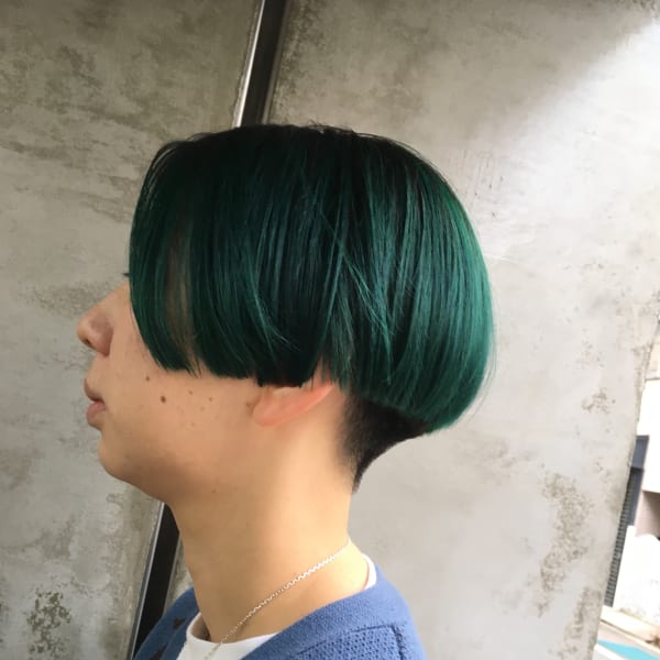 グリーンカラーで仕上げるミニボブ|MICHI