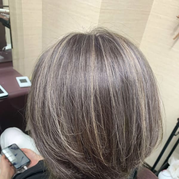ハイライトボブ Cherie シェリー のヘアスタイル 美容院 美容室を予約するなら楽天ビューティ