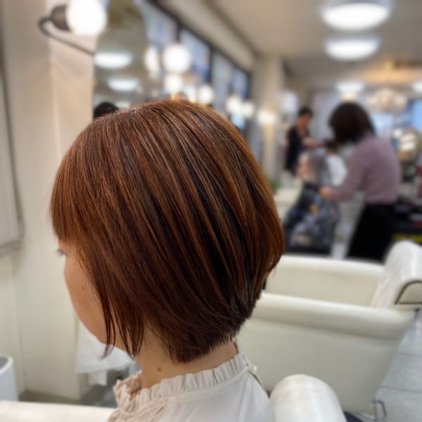 ナチュラルストレートと丸み重視の骨格矯正くびれショート