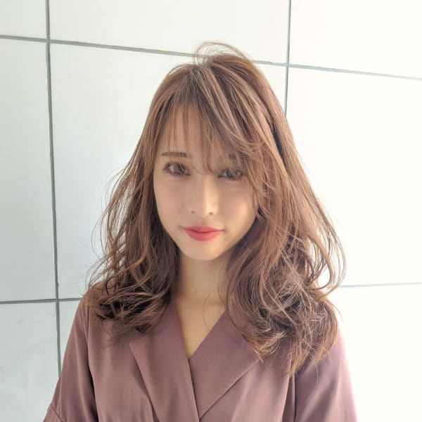 フェミニンカール×ピンクベージュ