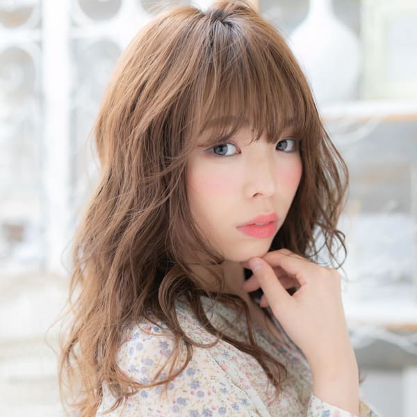 シースルーバングで外国人風小顔グラマラス　伸ばしかけ