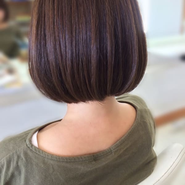 ダークピンク グレージュ 大人ボブ