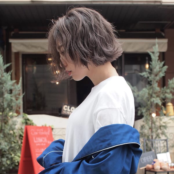 切りっぱなしボブにラベンダーグレージュを☆