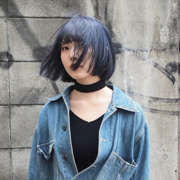 ネイビーブルーの切りっぱなしボブ☆