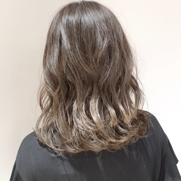 透明感あるミルクティー ベージュ