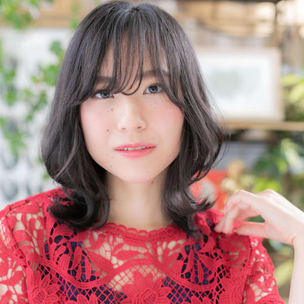 朝楽☆黒髪×斜めバング外ハネくせ毛風ミディ　大人かわいい