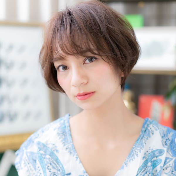 目力UPの斜めバング★くせ毛風前下がりボブ　似合わせカット