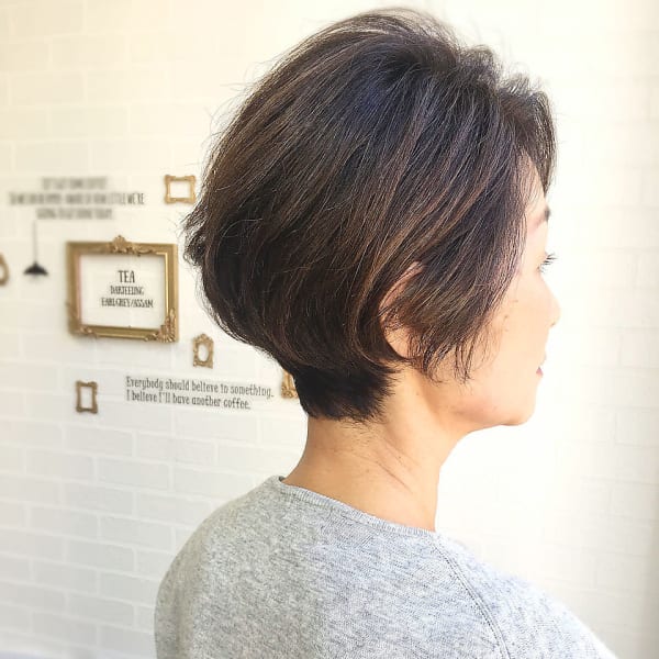 くびれ大人ショート