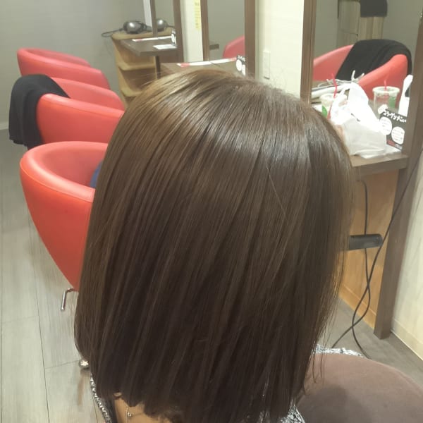 これからの季節におすすめカーキベージュ