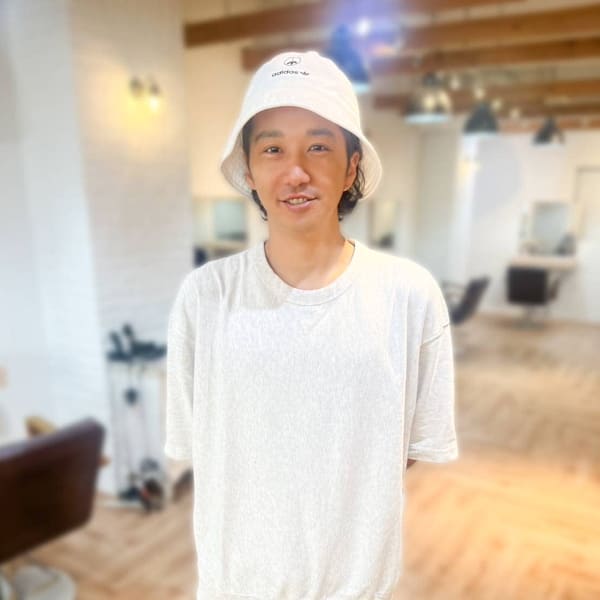 原 ひとみ Little 心斎橋 リトルシンサイバシ のスタッフ 美容院 美容室を予約するなら楽天ビューティ