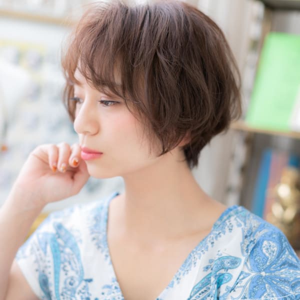 目力UPの斜めバング★くせ毛風前下がりボブ 大人かわいい