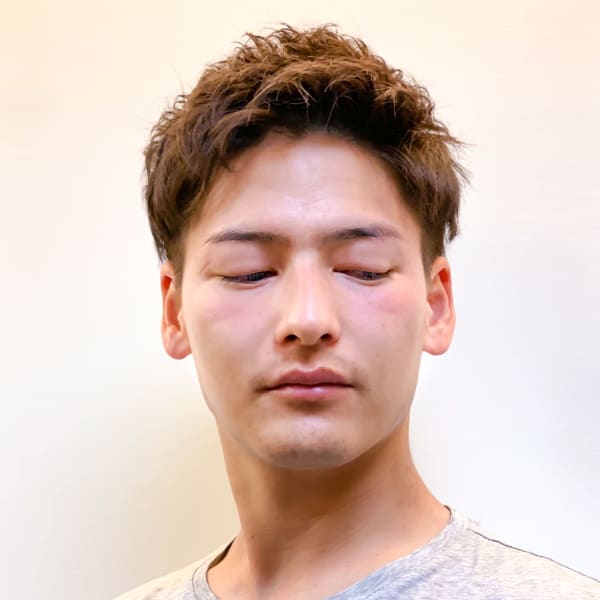 ゆるパーマ+ツーブロックアップバングショート 刈り上げ