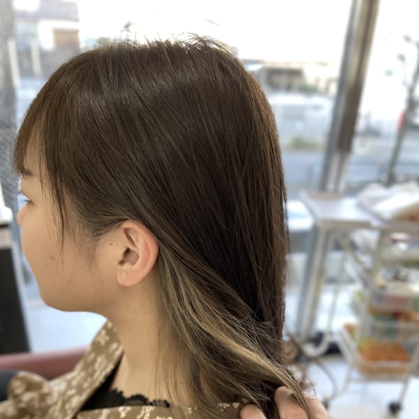 【QUALIS】10代20代インナーイヤリングカラーベージュ