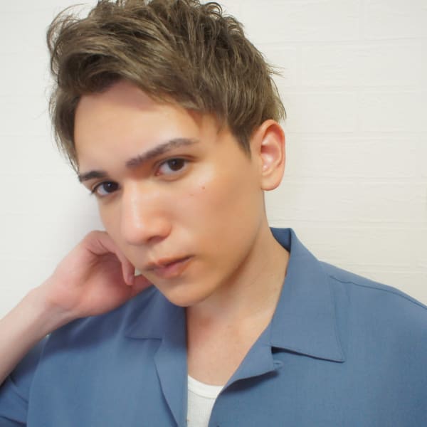 夏の爽やかショート&ハイトーンカラー|This表参道