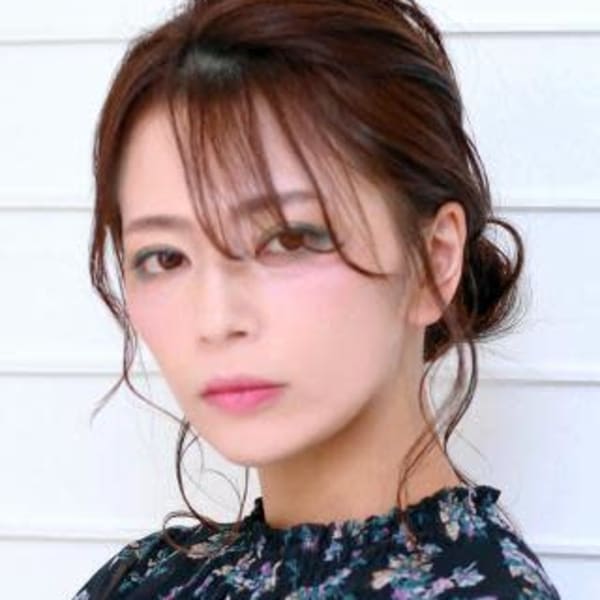 大人可愛いまとめ髪アレンジ