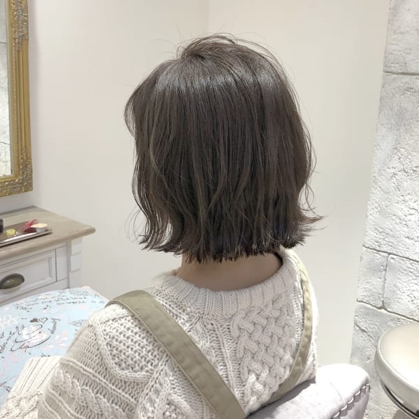 外ハネができる1番短い長さのショートボブ|GALLARIA Elegante可児店