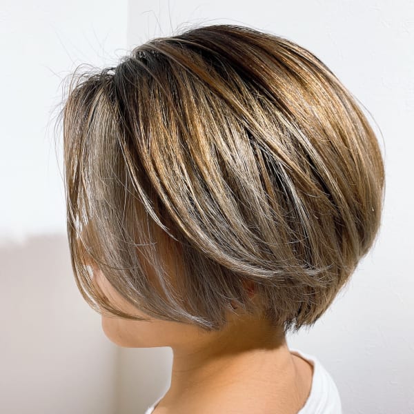 バレイヤージュ風×ショートボブ